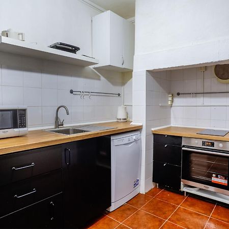 Lovely Apt In Bairro Alto Lisbon Exterior photo