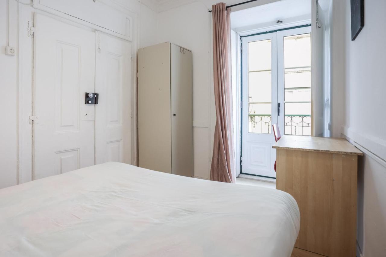 Lovely Apt In Bairro Alto Lisbon Exterior photo