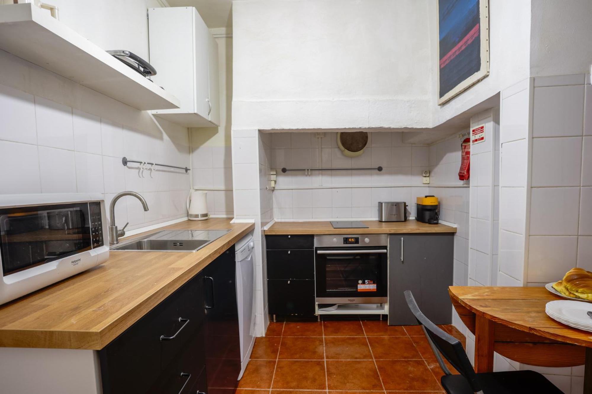 Lovely Apt In Bairro Alto Lisbon Exterior photo